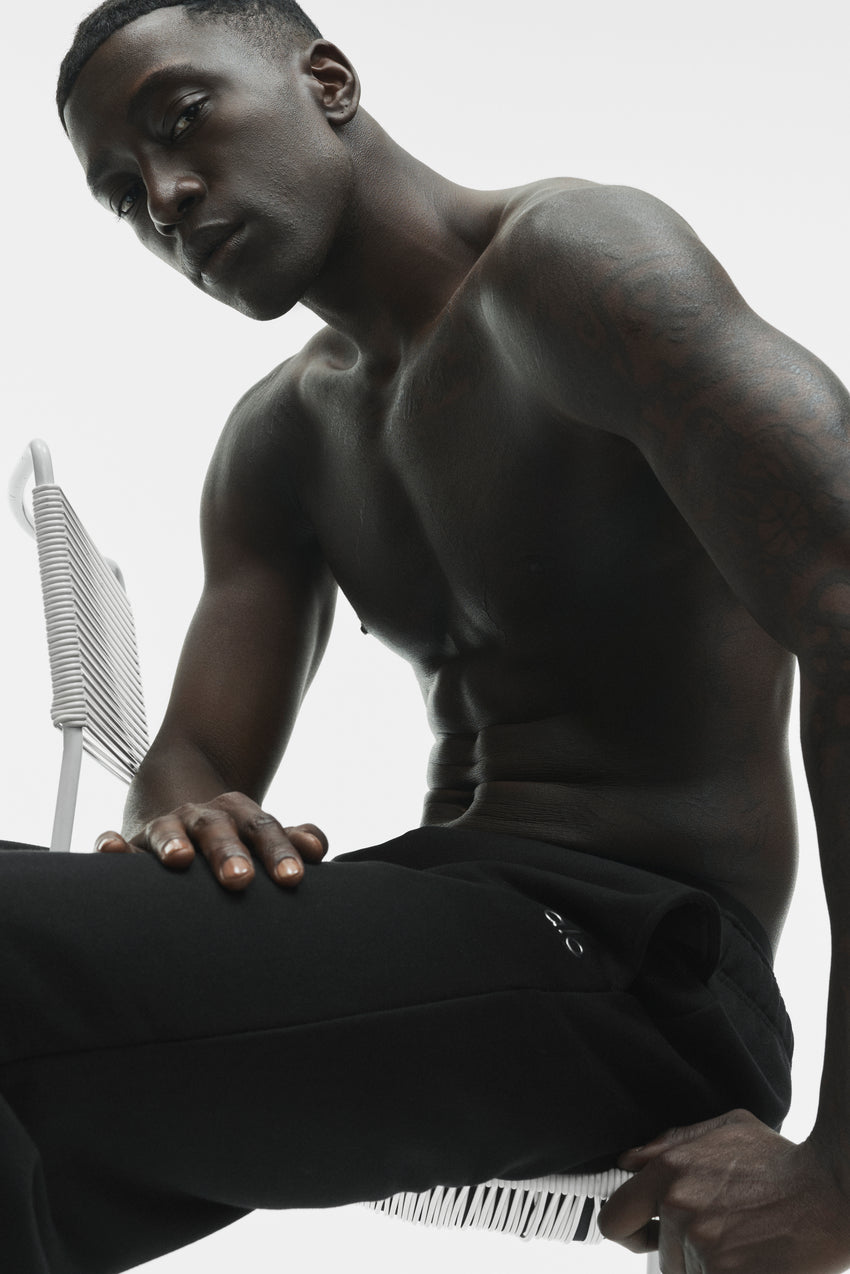 Accolade Straight Leg Sweatpant - Black