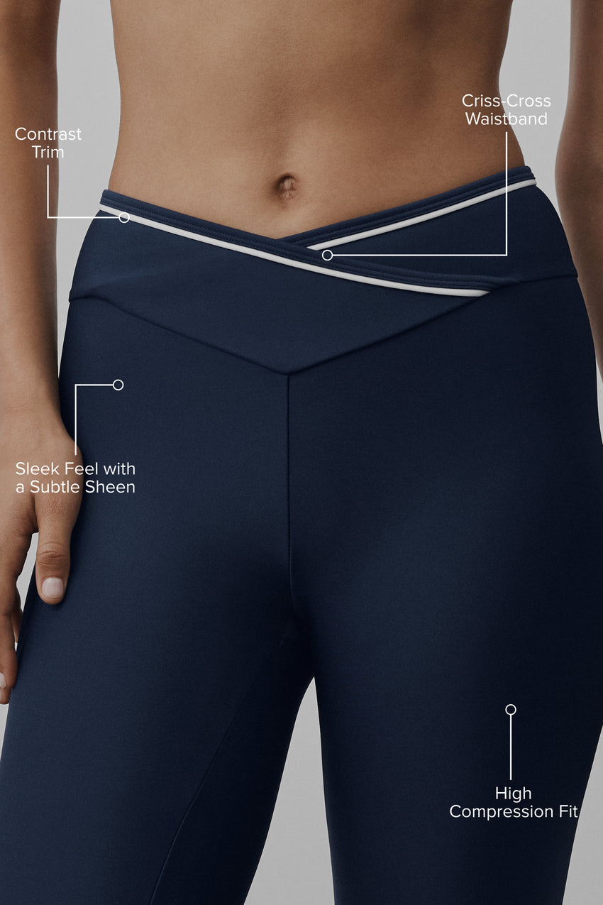 Airlift High-Waist Trifecta Legging - Navy/White